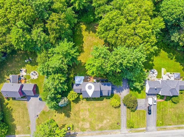 100 Fairway Dr, Halifax, MA 02338