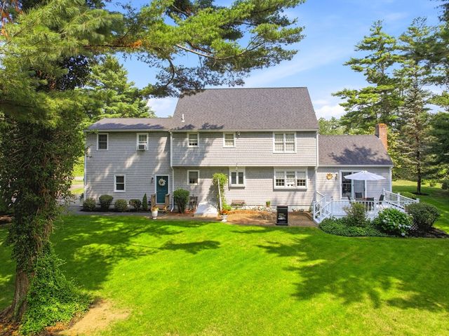 100 Fairway Dr, Halifax, MA 02338