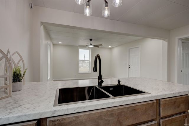 718 S Illinois Street, Bicknell, IN 47512