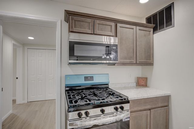 718 S Illinois Street, Bicknell, IN 47512