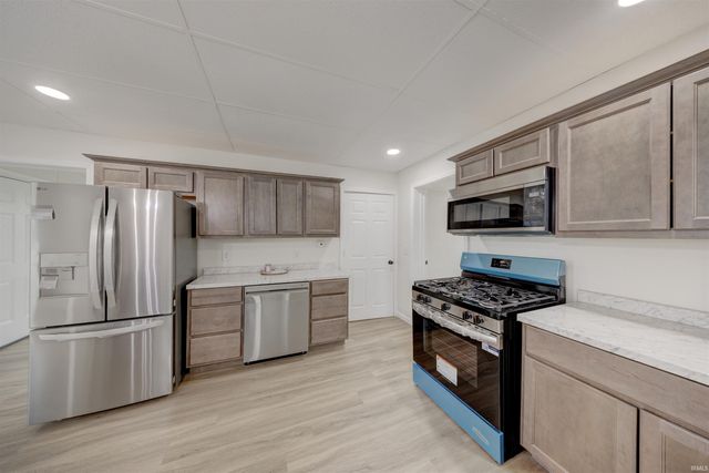 718 S Illinois Street, Bicknell, IN 47512