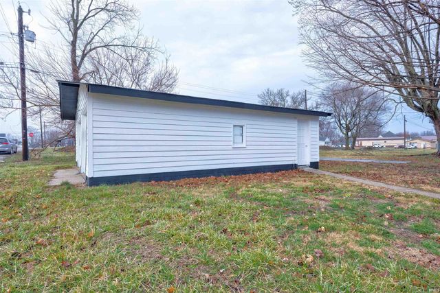 718 S Illinois Street, Bicknell, IN 47512