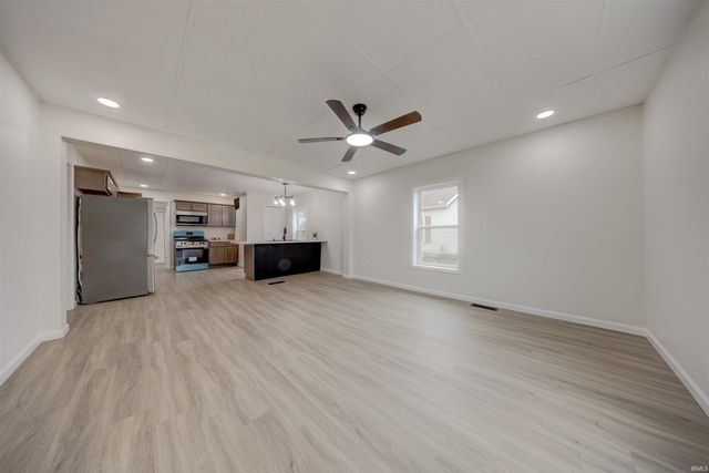 718 S Illinois Street, Bicknell, IN 47512