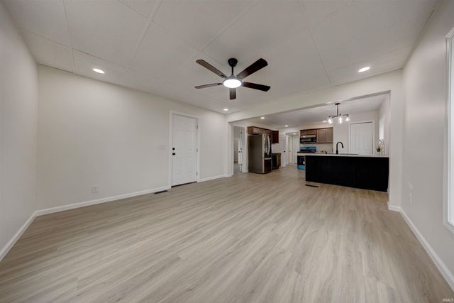 718 S Illinois Street, Bicknell, IN 47512