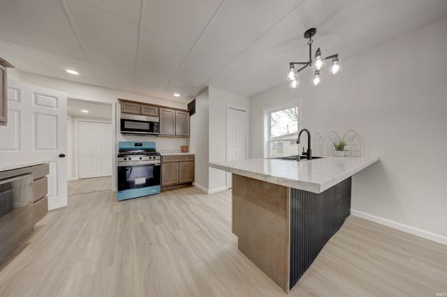 718 S Illinois Street, Bicknell, IN 47512