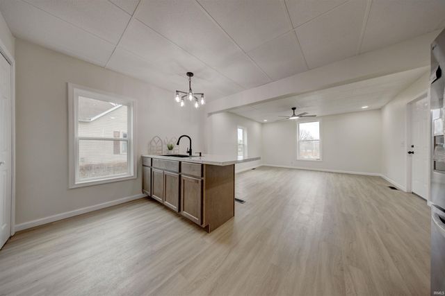 718 S Illinois Street, Bicknell, IN 47512