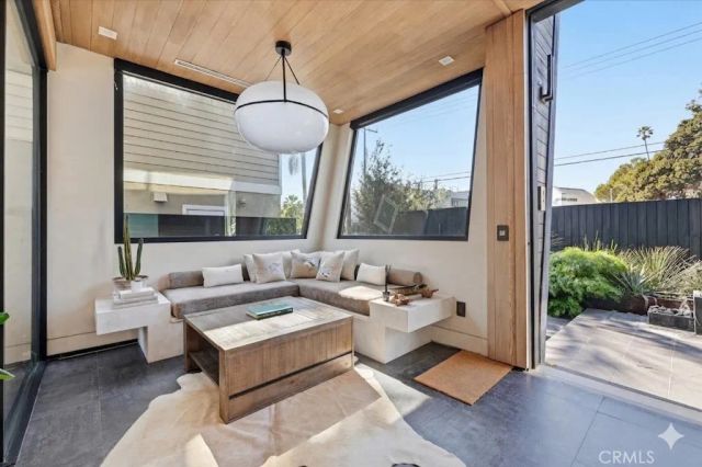 750 California Avenue, Venice, CA 90291