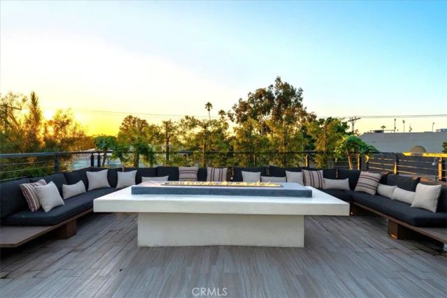 750 California Avenue, Venice, CA 90291