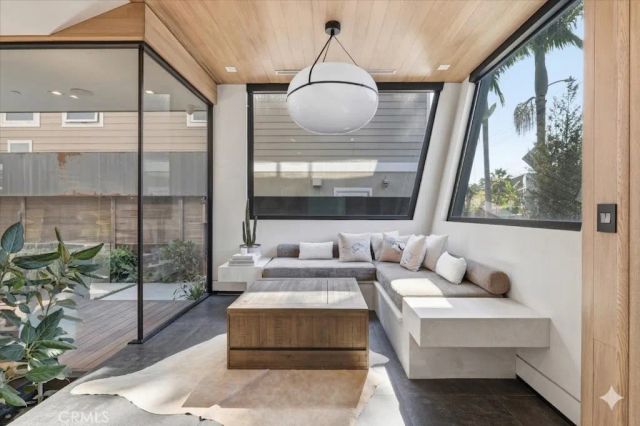 750 California Avenue, Venice, CA 90291