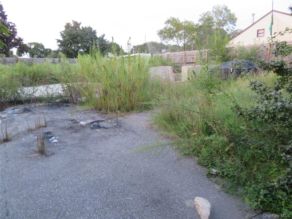 7 Palm Street, Central Islip, NY 11722 — photo 4