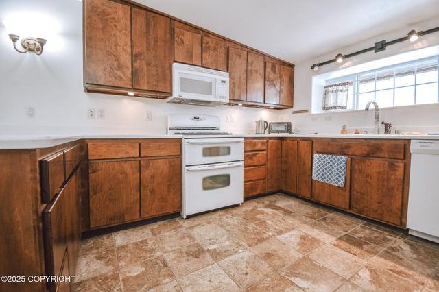 36142 Pine Street, Soldotna, AK 99669