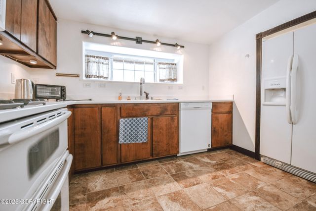 36142 Pine Street, Soldotna, AK 99669