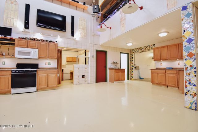 36142 Pine Street, Soldotna, AK 99669