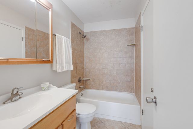 2281 Club House Avenue, Naperville, IL 60563