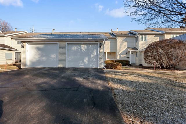 2281 Club House Avenue, Naperville, IL 60563