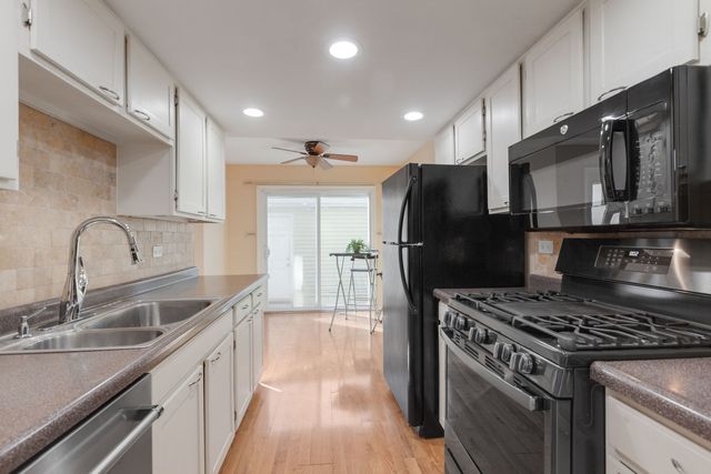 2281 Club House Avenue, Naperville, IL 60563