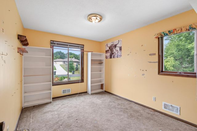 12920 Biscayne Avenue W, Rosemount, MN 55068