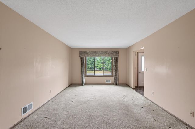 12920 Biscayne Avenue W, Rosemount, MN 55068