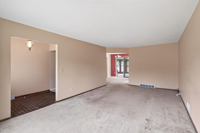 12920 Biscayne Avenue W, Rosemount, MN 55068