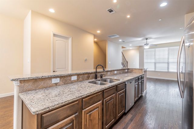 672 Arbol 21, Irving, TX 75039