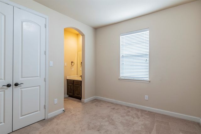 672 Arbol 21, Irving, TX 75039