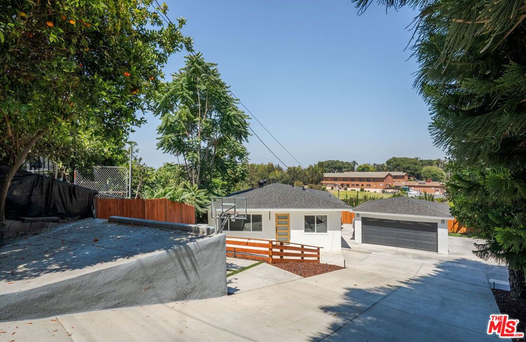 Image 2 of property listing at 2250 Kays Avenue, Rosemead, CA 91770