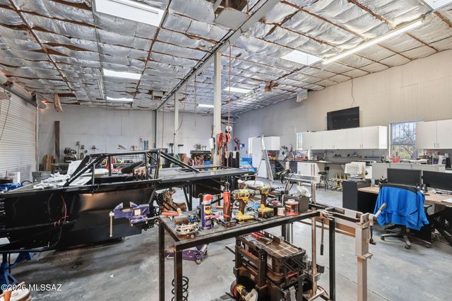 2855 W Lambert Lane, Tucson, AZ 85742