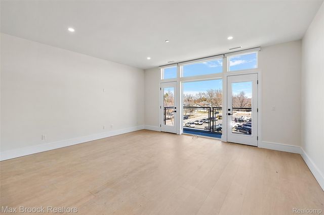110 Austin Avenue 201, Royal Oak, MI 48067