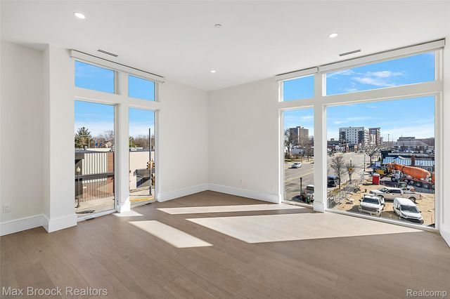 110 Austin Avenue 201, Royal Oak, MI 48067