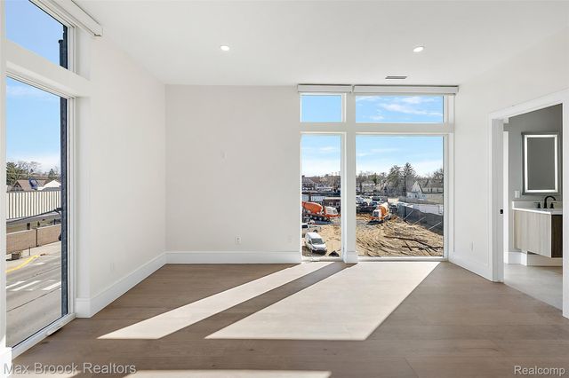 110 Austin Avenue 201, Royal Oak, MI 48067