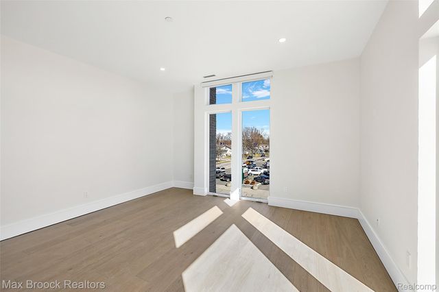 110 Austin Avenue 201, Royal Oak, MI 48067