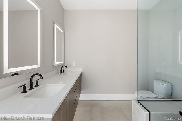 110 Austin Avenue 201, Royal Oak, MI 48067