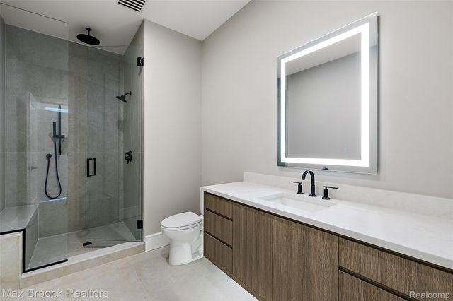 110 Austin Avenue 201, Royal Oak, MI 48067