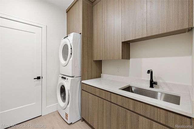 110 Austin Avenue 201, Royal Oak, MI 48067