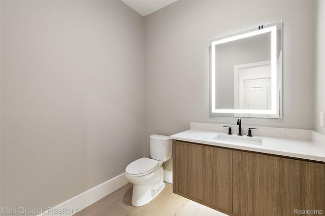 110 Austin Avenue 201, Royal Oak, MI 48067