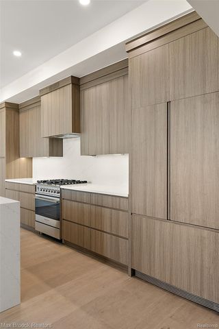 110 Austin Avenue 201, Royal Oak, MI 48067