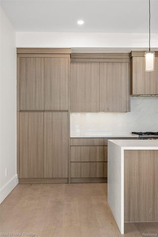 110 Austin Avenue 201, Royal Oak, MI 48067