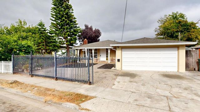 2543 Hazelwood Way, East Palo Alto, CA 94303