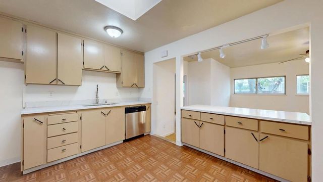 2543 Hazelwood Way, East Palo Alto, CA 94303