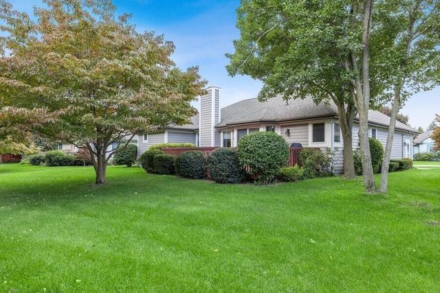 2381 Shoreham Highlands Street, Saint Joseph, MI 49085