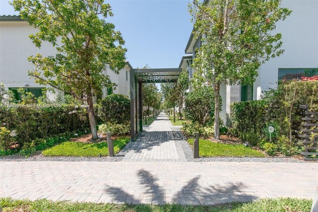 4315 NW 81st Court, Doral, FL 33166