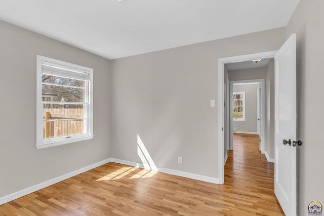 1912 SW Westwood DR, Topeka, KS 66604