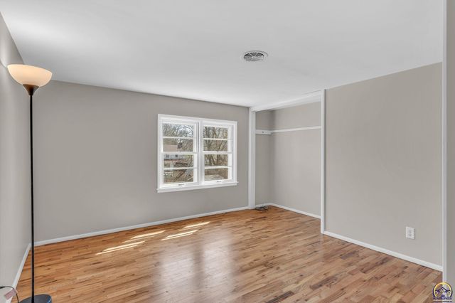 1912 SW Westwood DR, Topeka, KS 66604