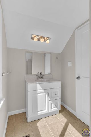 1912 SW Westwood DR, Topeka, KS 66604