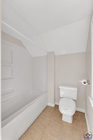 1912 SW Westwood DR, Topeka, KS 66604