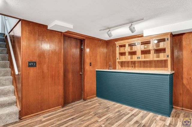 1912 SW Westwood DR, Topeka, KS 66604