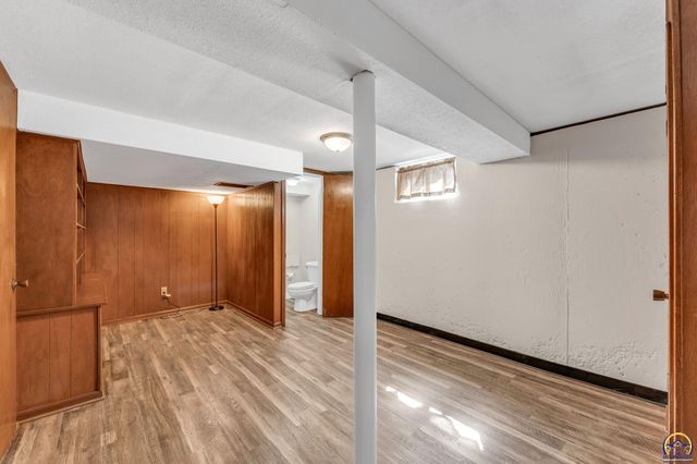 1912 SW Westwood DR, Topeka, KS 66604