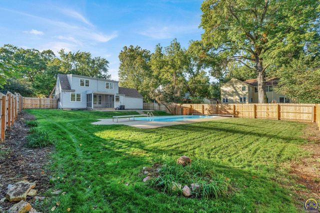 1912 SW Westwood DR, Topeka, KS 66604