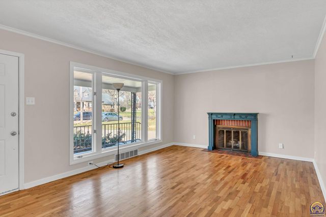 1912 SW Westwood DR, Topeka, KS 66604