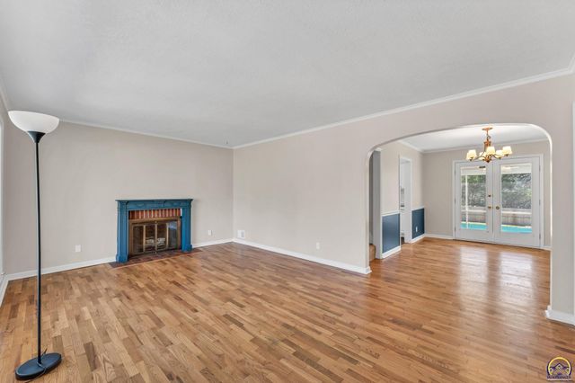 1912 SW Westwood DR, Topeka, KS 66604